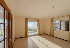 3 Bedroom House + 1 T1 Detached in Estreito da Calheta