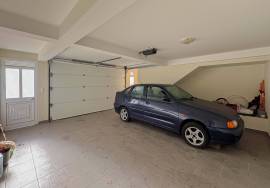 3 Bedroom House + 1 T1 Detached in Estreito da Calheta