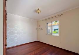 3 Bedroom House + 1 T1 Detached in Estreito da Calheta