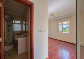 3 Bedroom House + 1 T1 Detached in Estreito da Calheta