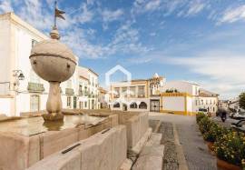 Restaurants / Bars / Shops  Évora Centro Histórico de Évora
