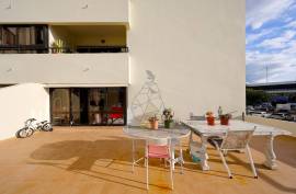 1 Bedroom Apartment with Terrace in Portimão