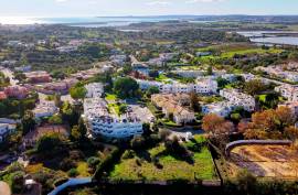 Urban land for construction, with Approved Project for Luxury Villa, in prime area of Alvor