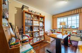 4 bedroom apartment, in Prime de Gaia area, in Rua de D.Dinis. 4 bedroom apartment, in Prime de Gaia area, in Rua de D.Dinis.