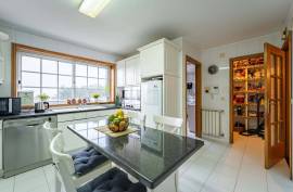 4 bedroom apartment, in Prime de Gaia area, in Rua de D.Dinis. 4 bedroom apartment, in Prime de Gaia area, in Rua de D.Dinis.