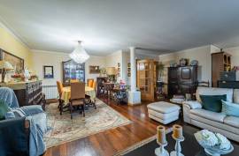 4 bedroom apartment, in Prime de Gaia area, in Rua de D.Dinis. 4 bedroom apartment, in Prime de Gaia area, in Rua de D.Dinis.