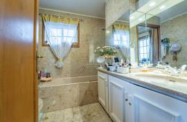 4 bedroom apartment, in Prime de Gaia area, in Rua de D.Dinis. 4 bedroom apartment, in Prime de Gaia area, in Rua de D.Dinis.