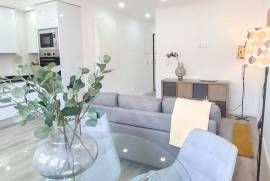 Apartamento T3 em Benfica com Cozinha Equipada Apartamento T3 em Benfica com Cozinha Equipada