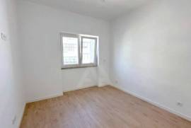 Apartamento T2 Renovado em Almada