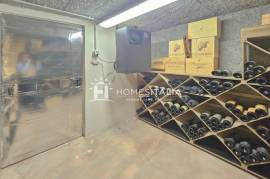 Contemporary villa with sea views & pool