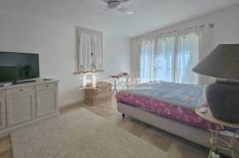 Contemporary villa with sea views & pool