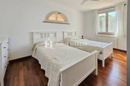 Contemporary villa with sea views & pool