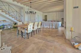 Contemporary villa with sea views & pool