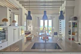 Contemporary villa with sea views & pool