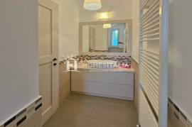 Contemporary villa with sea views & pool