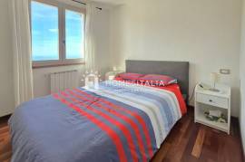 Contemporary villa with sea views & pool