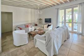 Contemporary villa with sea views & pool