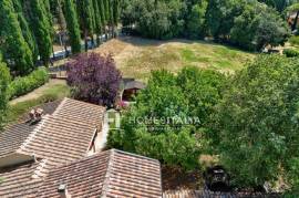 Tuscan Villa with Pool and Panoramic Views Tuscan Villa with Pool and Panoramic Views