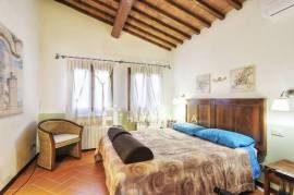 Tuscan Villa with Pool and Panoramic Views Tuscan Villa with Pool and Panoramic Views