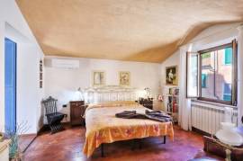 Tuscan Villa with Pool and Panoramic Views Tuscan Villa with Pool and Panoramic Views