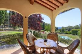 Tuscan Villa with Pool and Panoramic Views Tuscan Villa with Pool and Panoramic Views