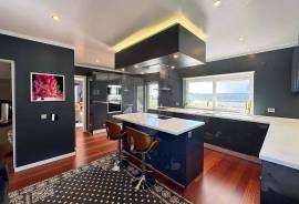 6-Bedroom Sea-View Villa – Estoril
Located in Estoril, one of the most exclusive and prestigious residential areas along the Cascais coastline, this unique villa combines elegance, comfort, and breathtaking sea views from every floor