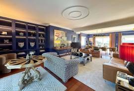 6-Bedroom Sea-View Villa – Estoril
Located in Estoril, one of the most exclusive and prestigious residential areas along the Cascais coastline, this unique villa combines elegance, comfort, and breathtaking sea views from every floor