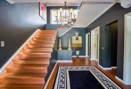 6-Bedroom Sea-View Villa – Estoril
Located in Estoril, one of the most exclusive and prestigious residential areas along the Cascais coastline, this unique villa combines elegance, comfort, and breathtaking sea views from every floor