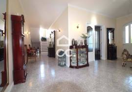 House with 4+1 Bedrooms - São Vicente Ferreira - Ponta Delgada