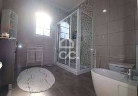 House with 4+1 Bedrooms - São Vicente Ferreira - Ponta Delgada