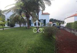 House with 4+1 Bedrooms - São Vicente Ferreira - Ponta Delgada