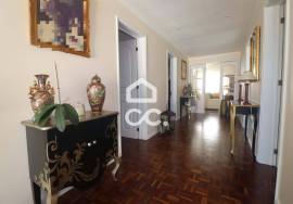 House with 4+1 Bedrooms - São Vicente Ferreira - Ponta Delgada