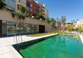 Graça new luxurious condo- pool, spa, playground, T1 with a 10 sq.m terrace and a 23 sq.m garden. Graça new luxurious condo- pool, spa, playground, T1 with a 10 sq.m terrace and a 23 sq.m garden.