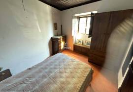 1 bedroom villa to recover with high potential in the center of Alcantarilha.