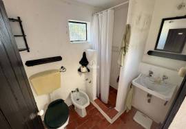 1 bedroom villa to recover with high potential in the center of Alcantarilha.