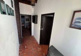 1 bedroom villa to recover with high potential in the center of Alcantarilha.