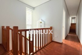 Great renovated house, 231M², sale / rent, 5 bedrooms, 2 bathrooms, 3 parking spaces, historic center, POA/RS