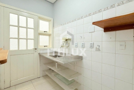 Great renovated house, 231M², sale / rent, 5 bedrooms, 2 bathrooms, 3 parking spaces, historic center, POA/RS