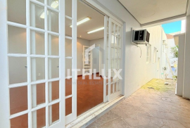 Great renovated house, 231M², sale / rent, 5 bedrooms, 2 bathrooms, 3 parking spaces, historic center, POA/RS
