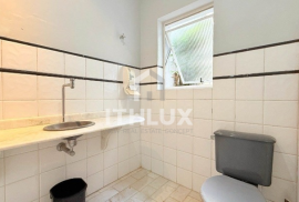 Great renovated house, 231M², sale / rent, 5 bedrooms, 2 bathrooms, 3 parking spaces, historic center, POA/RS