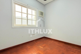 Great renovated house, 231M², sale / rent, 5 bedrooms, 2 bathrooms, 3 parking spaces, historic center, POA/RS