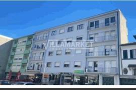3 bedroom bank apartment with garage located in Paranhos, Porto