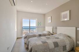 2 Bedroom Apartment for Annual Rental, in Praia da Luz