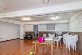 Commercial space of 323 sq.m, in Lagos