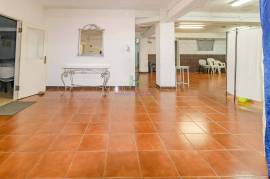 Commercial space of 323 sq.m, in Lagos