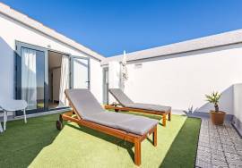 Large detached 5 bedroom villa with pool and walking distance from Moncarapacho town.