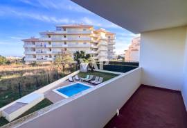3+1 Bedroom Villa with Pool in Albufeira