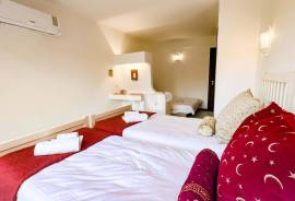 3+1 Bedroom Villa With Garden in Albufeira