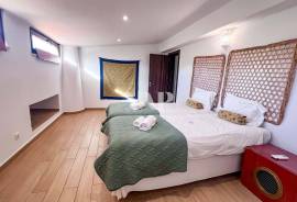 3+1 Bedroom Villa With Garden in Albufeira