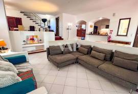 3+1 Bedroom Villa With Garden in Albufeira